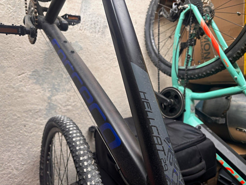 Carrera hellcat 29in 18in - 29in,